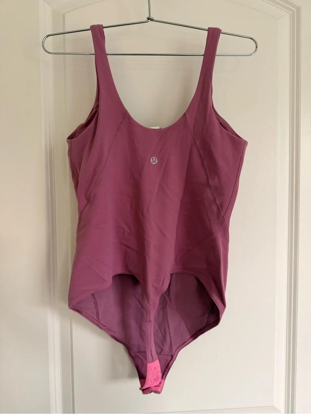 lululemon athletica size 6